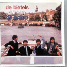 The Beatles - Tussen De Bollen front cover