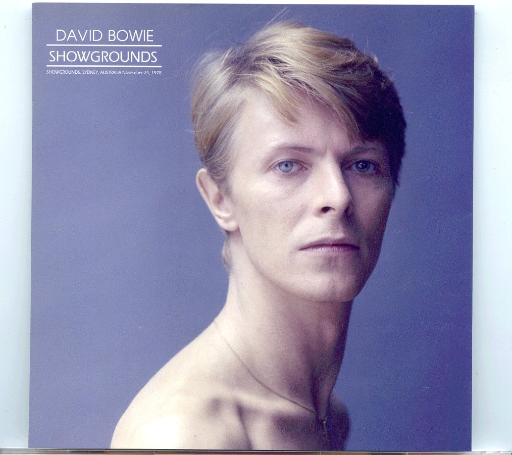 DAVID BOWIE – Showgrounds ( 2 CD SET )( HELDEN ) ( Live in Sydney, Australia, November 24th, 1978 ) front cover DAVID BOWIE - Showgrounds ( 2 CD SET )( HELDEN ) ( Live in Sydney, Australia, November 24th, 1978 ) front cover